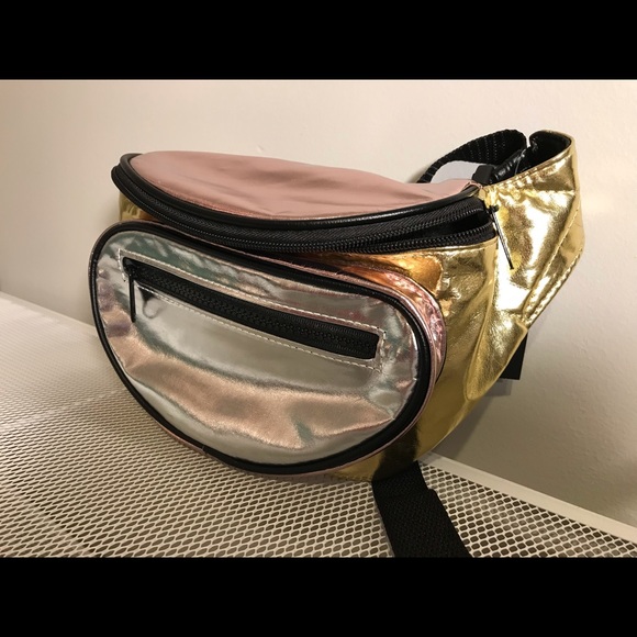 FannyPack - Picture 4 of 4